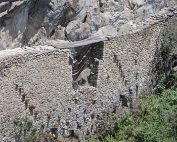 Il ponte Inca a Machu Picchu